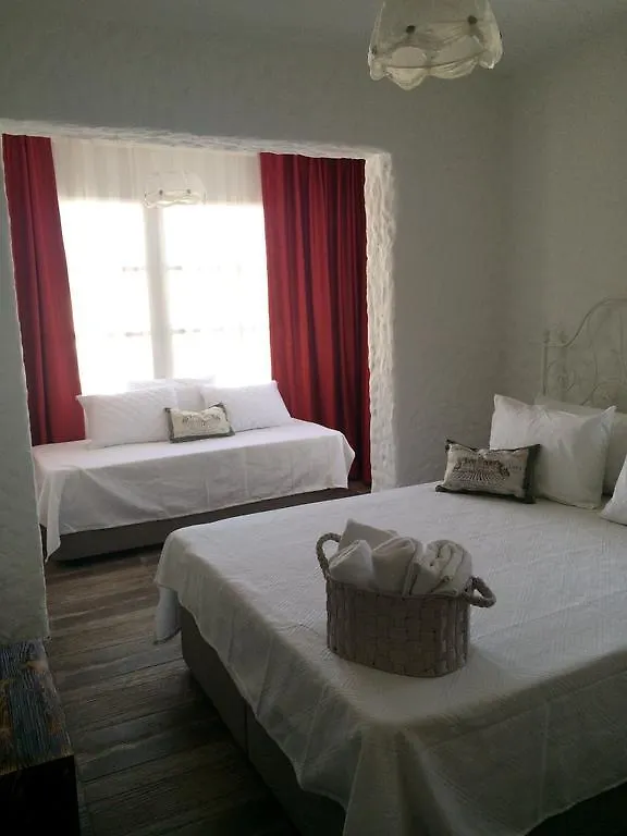 Peroni Hotel Alaçatı Bed & Breakfast